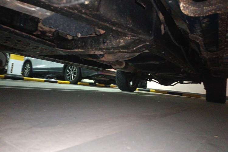 Used Toyota Tundra  Chassis Front Left