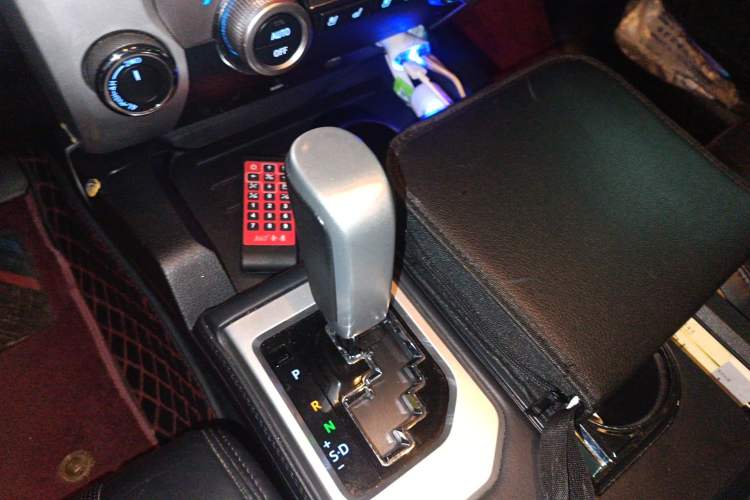Used Toyota Tundra  Gear Lever