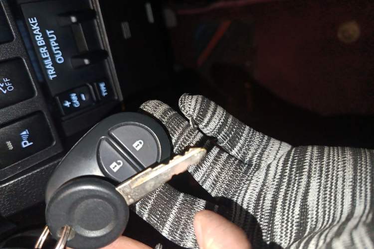 Used Toyota Tundra  Vehicle Key