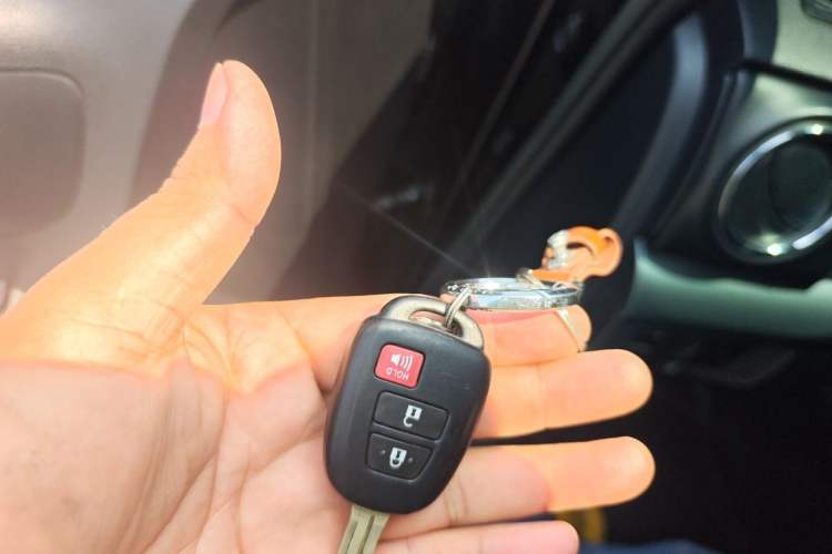 Used Toyota Tundra  Vehicle Key