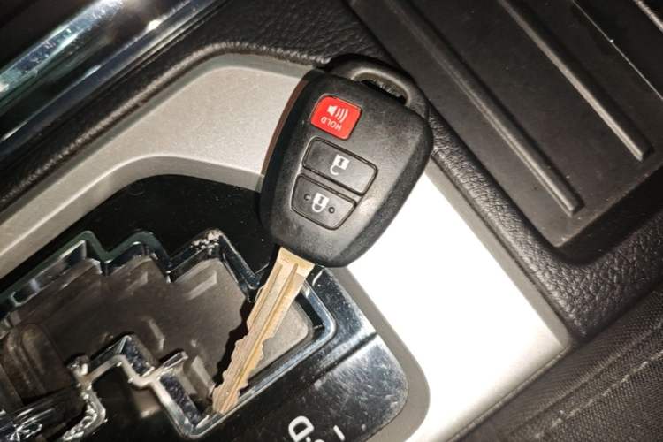 Used Toyota Tundra  Vehicle Key