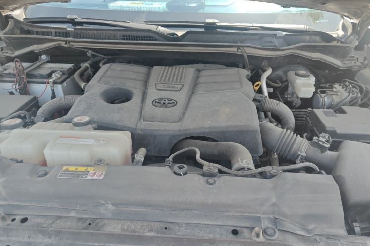 Used Toyota Tundra  Engine Bay
