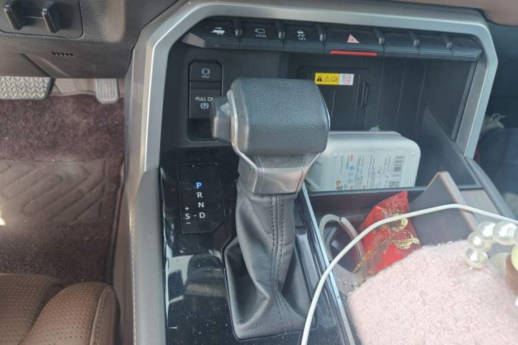 Used Toyota Tundra  Gear Lever