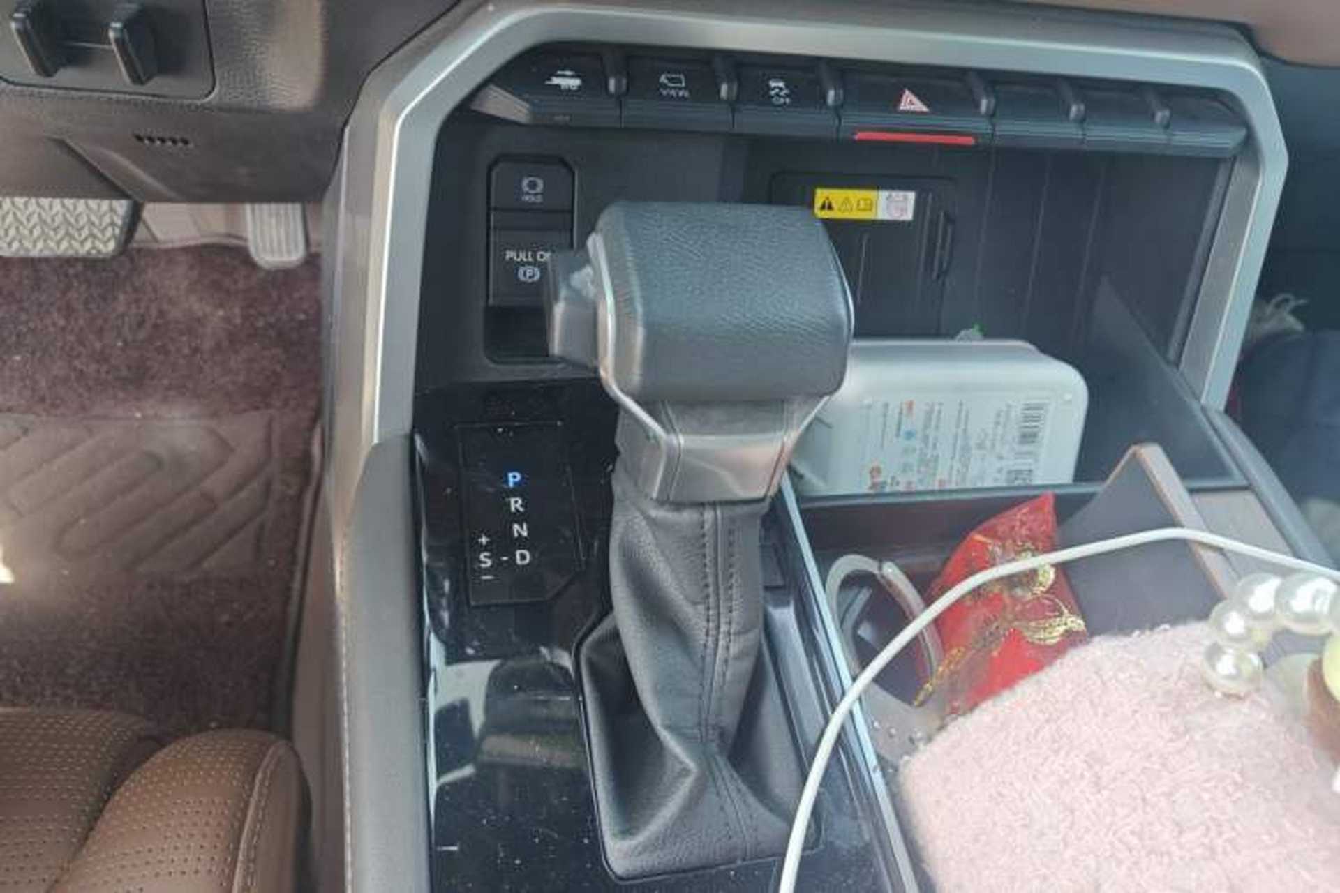 Used Toyota Tundra  Gear Lever