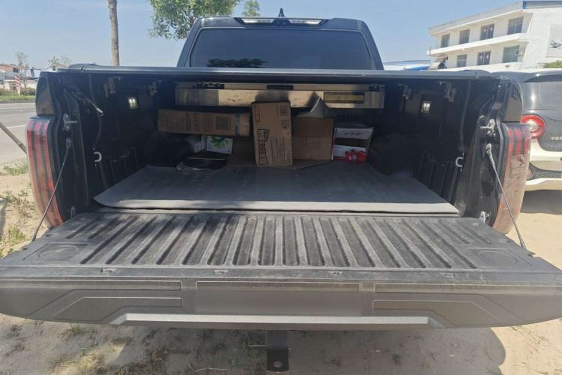 Used Toyota Tundra  Trunk