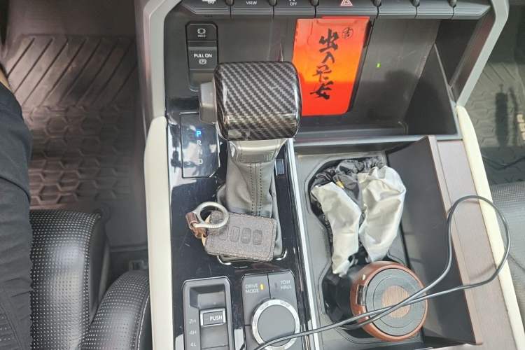 Used Toyota Tundra  Gear Lever