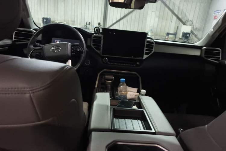 Used Toyota Tundra  Center Console