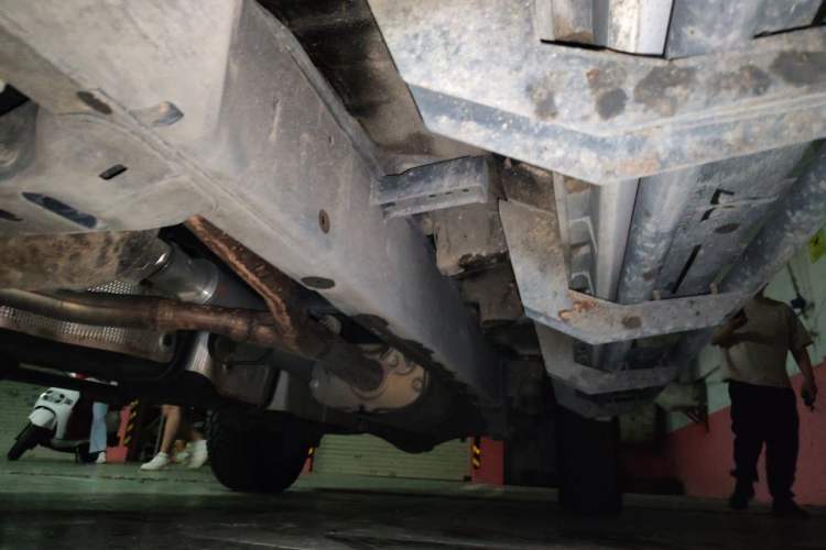 Used Toyota Tundra  Chassis Front Left