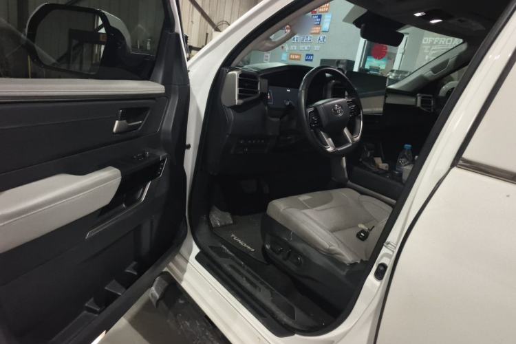 Used Toyota Tundra  Driver Seat