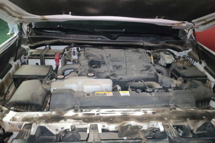Used Toyota Tundra  Engine Bay