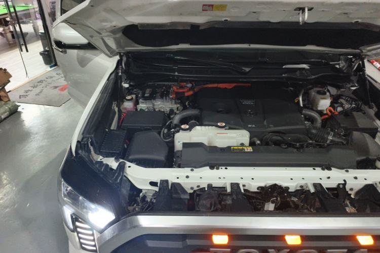 Used Toyota Tundra  Engine Bay Right