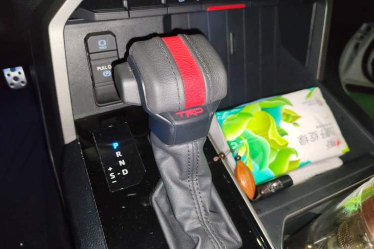 Used Toyota Tundra  Gear Lever