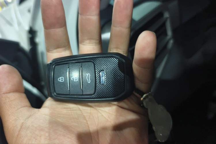 Used Toyota Tundra  Vehicle Key
