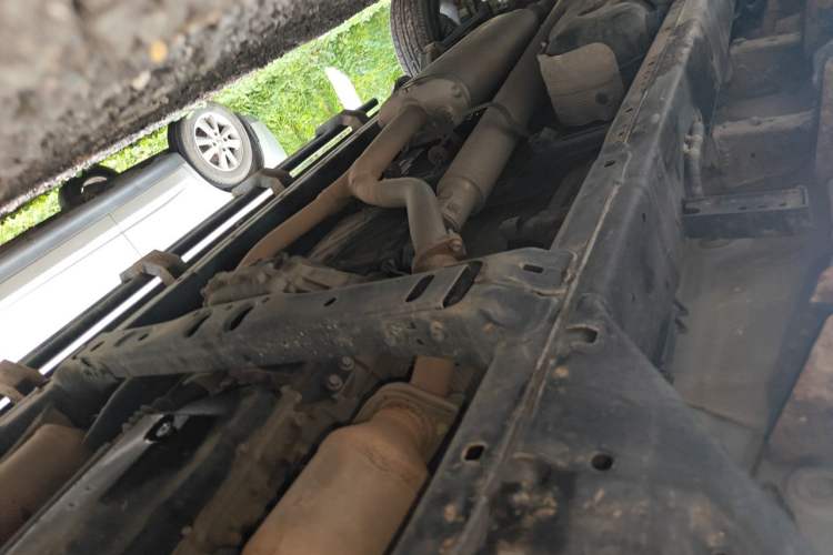 Used Toyota Tundra  Chassis Front Right