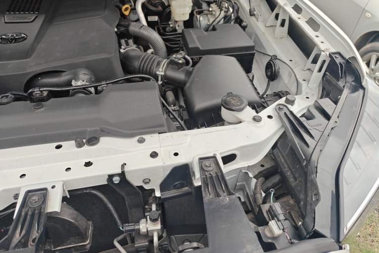 Used Toyota Tundra  Engine Bay Left