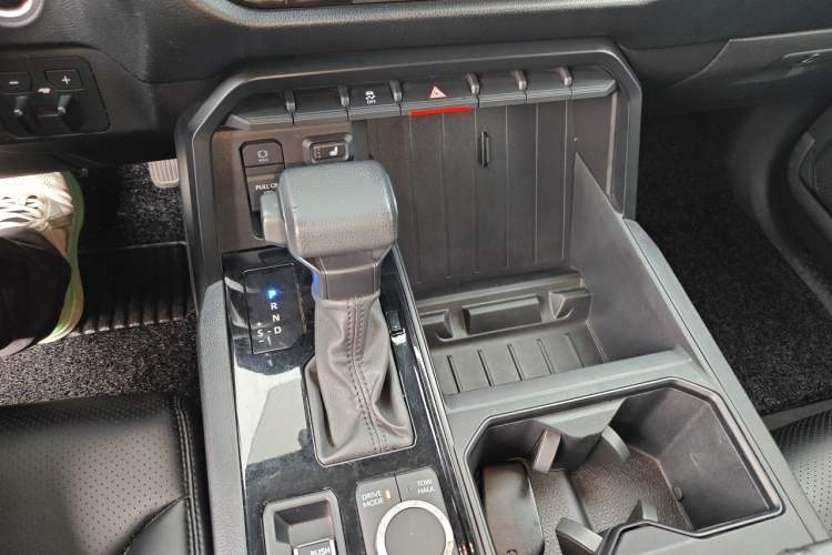 Used Toyota Tundra  Gear Lever