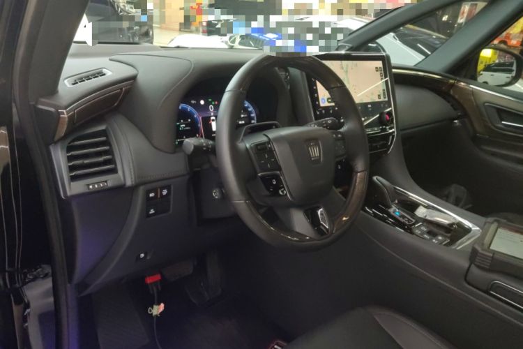 Used Toyota Vellfire 2024 Crown Dual-Engine 2.5L Supreme Executive Edition Center Console