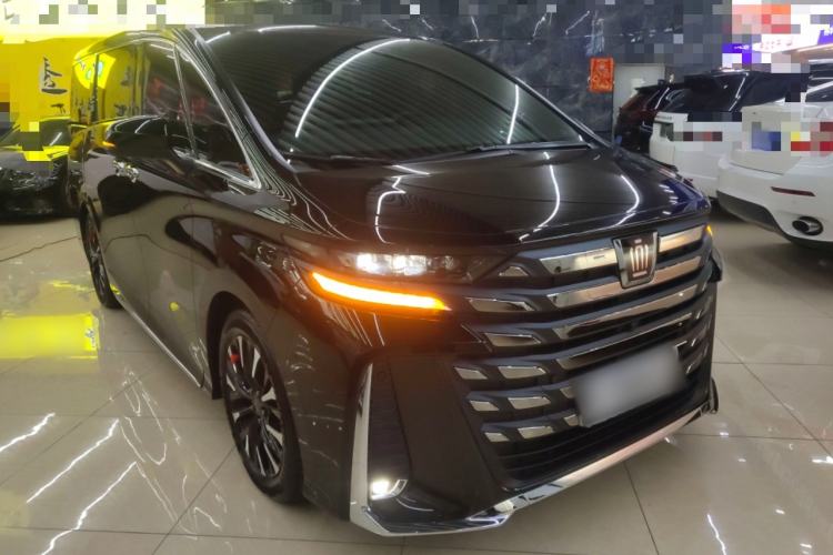 Used Toyota Vellfire 2024 Crown Dual-Engine 2.5L Supreme Executive Edition Front Right 45 Deg