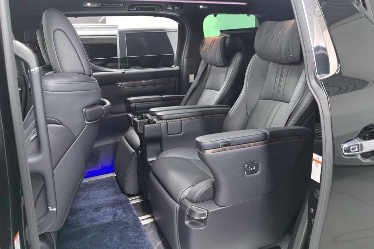 Used Toyota Vellfire 2021 Crown Dual-Engine 2.5L HV Prestige Edition Interior 1