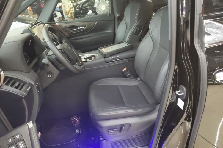 Used Toyota Vellfire 2024 Crown Dual-Engine 2.5L Supreme Executive Edition Left Front Seat