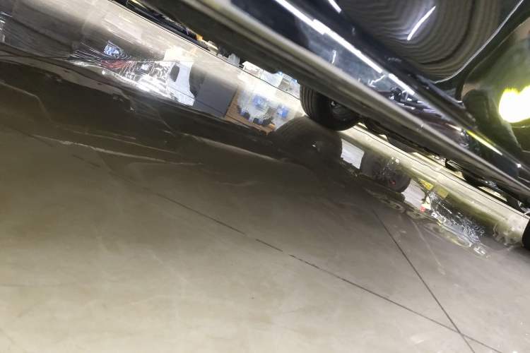 Used Toyota Vellfire 2024 Crown Dual-Engine 2.5L Supreme Executive Edition Left Side Sill