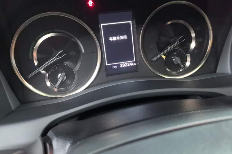 Used Toyota Vellfire 2021 Crown Dual-Engine 2.5L HV Prestige Edition Odometer Close Up
