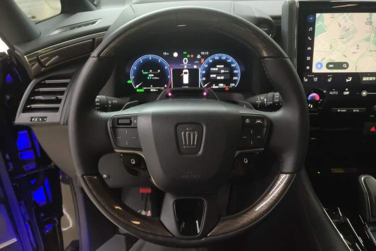 Used Toyota Vellfire 2024 Crown Dual-Engine 2.5L Supreme Executive Edition Steering Wheel