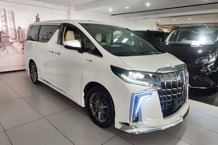 Used Toyota Vellfire 2020 Dual-Engine 2.5L Black Gold Limited Edition Front Right 45 Deg