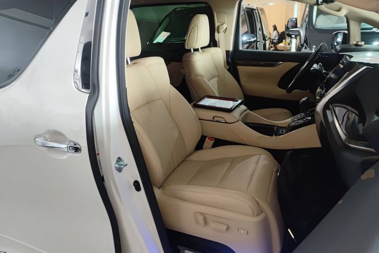Used Toyota Vellfire 2020 Dual-Engine 2.5L Black Gold Limited Edition Right Front Seat