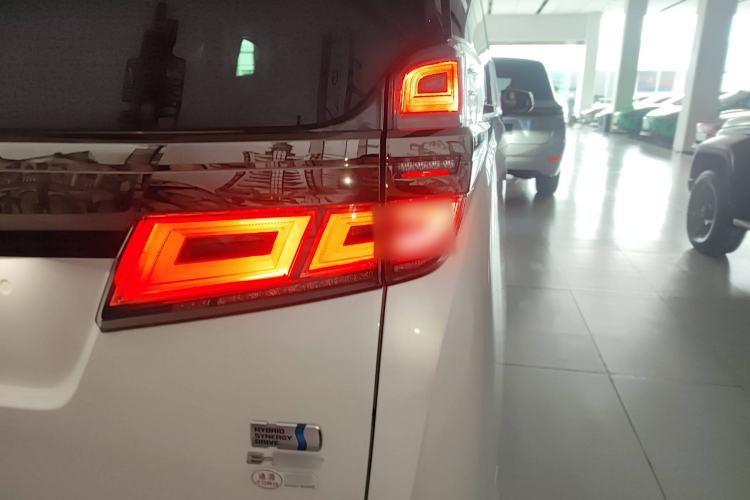 Used Toyota Vellfire 2020 Dual-Engine 2.5L Black Gold Limited Edition Right Rear Taillight