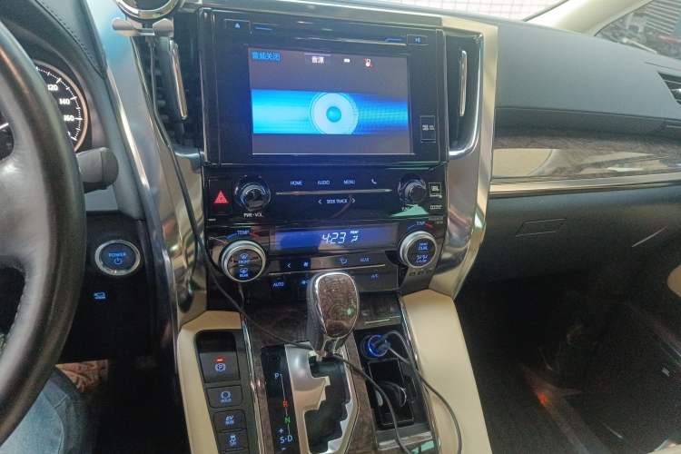 Used Toyota Vellfire 2019 Dual-Engine 2.5L HV Prestige Edition Audio And AC Panel