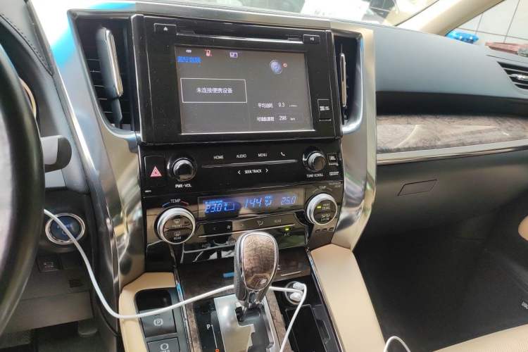Used Toyota Vellfire 2019 Dual-Engine 2.5L HV Prestige Edition Audio And AC Panel