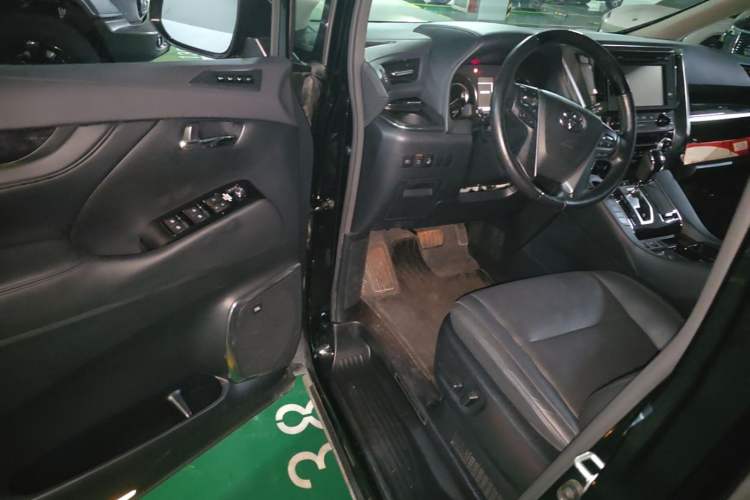 Used Toyota Vellfire 2019 Dual-Engine 2.5L HV Luxury Edition Driver Seat