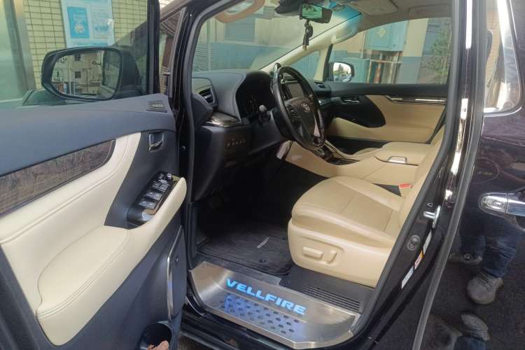Used Toyota Vellfire 2019 Dual-Engine 2.5L HV Prestige Edition Driver Seat