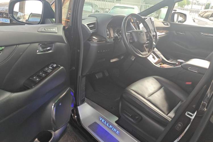 Used Toyota Vellfire 2019 Dual-Engine 2.5L HV Prestige Edition Driver Seat