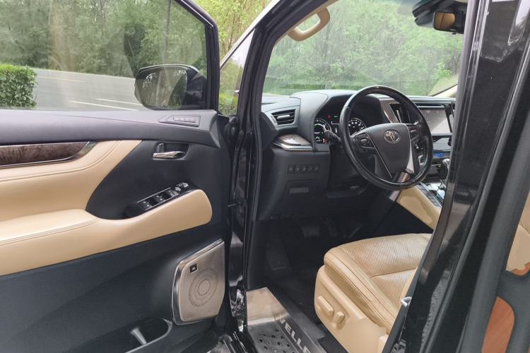 Used Toyota Vellfire 2019 Dual-Engine 2.5L HV Prestige Edition Driver Seat