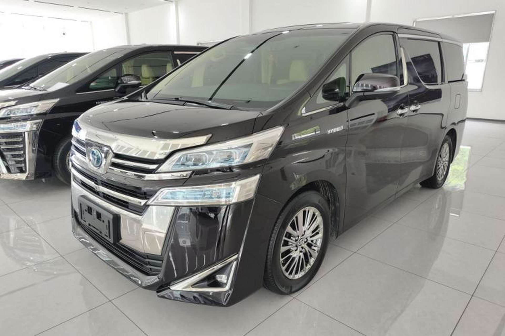 Used Toyota Vellfire 2019 Dual-Engine 2.5L HV Prestige Edition Front Left 45 Deg
