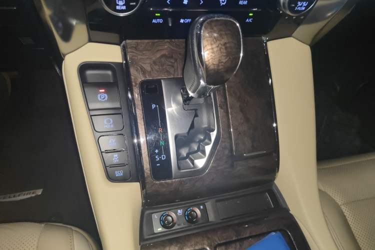 Used Toyota Vellfire 2019 Dual-Engine 2.5L HV Prestige Edition Gear Lever