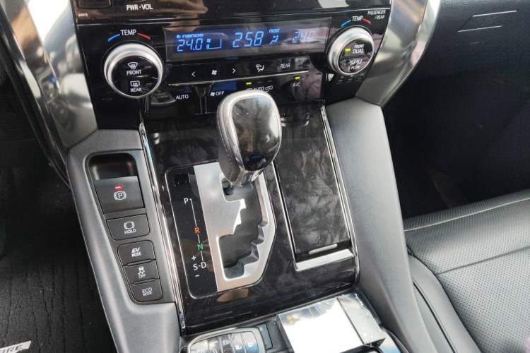 Used Toyota Vellfire 2019 Dual-Engine 2.5L HV Luxury Edition Gear Lever