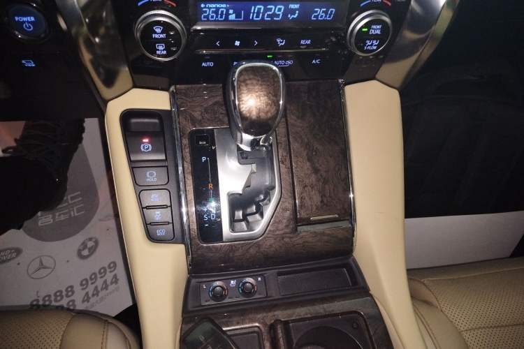 Used Toyota Vellfire 2019 Dual-Engine 2.5L HV Prestige Edition Gear Lever