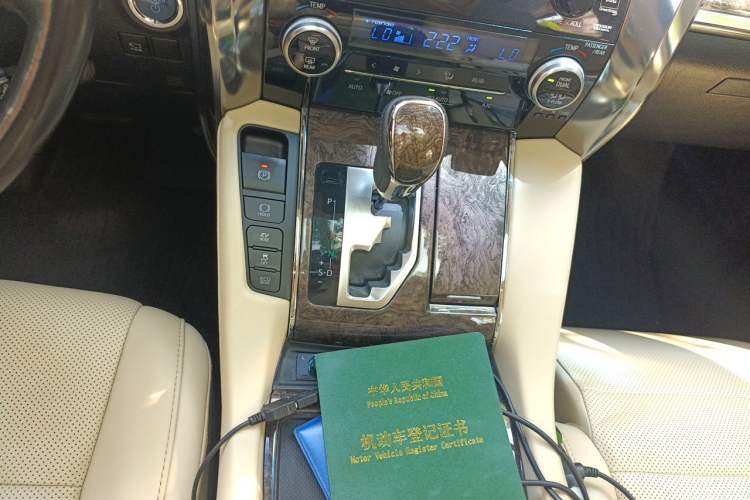 Used Toyota Vellfire 2019 Dual-Engine 2.5L HV Prestige Edition Gear Lever