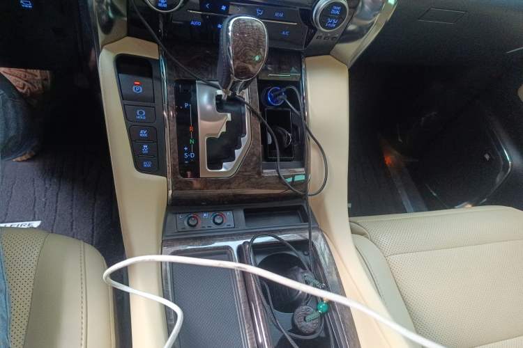 Used Toyota Vellfire 2019 Dual-Engine 2.5L HV Prestige Edition Gear Lever