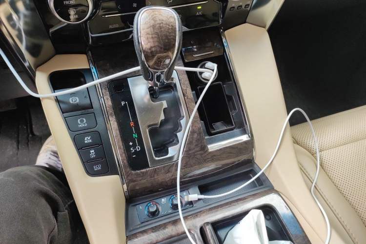 Used Toyota Vellfire 2019 Dual-Engine 2.5L HV Prestige Edition Gear Lever