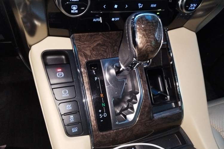 Used Toyota Vellfire 2019 Dual-Engine 2.5L HV Prestige Edition Gear Lever
