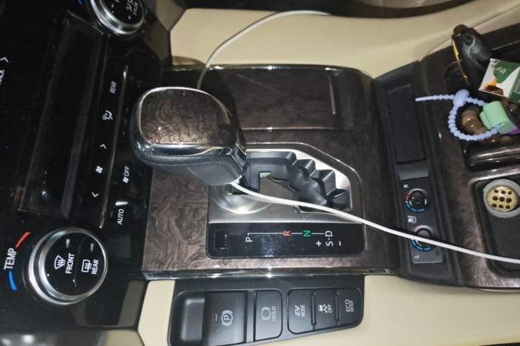 Used Toyota Vellfire 2019 Dual-Engine 2.5L HV Prestige Edition Gear Lever