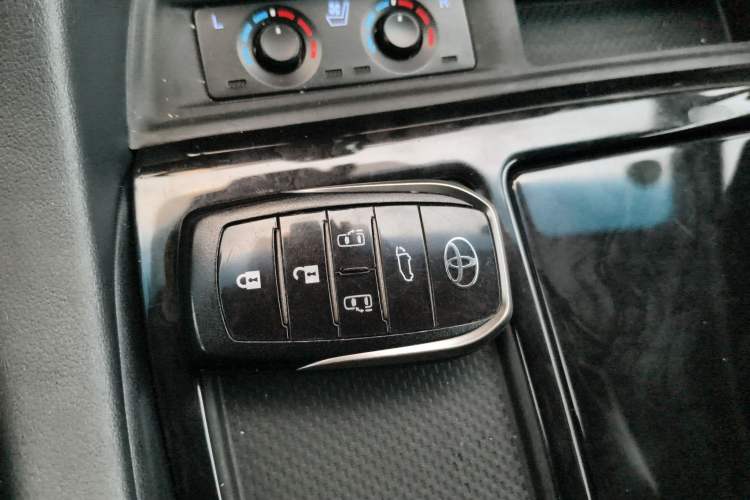 Used Toyota Vellfire 2019 Dual-Engine 2.5L HV Luxury Edition Interior 1