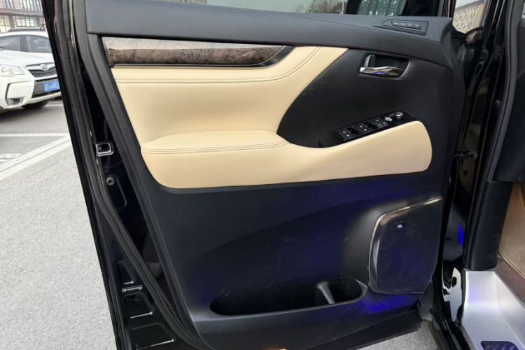 Used Toyota Vellfire 2019 Dual-Engine 2.5L HV Prestige Edition Interior 12