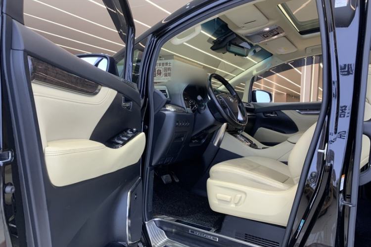 Used Toyota Vellfire 2019 Dual-Engine 2.5L HV Prestige Edition Interior 2