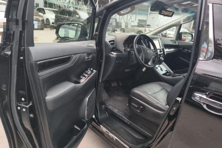 Used Toyota Vellfire 2019 Dual-Engine 2.5L HV Luxury Edition Interior 3
