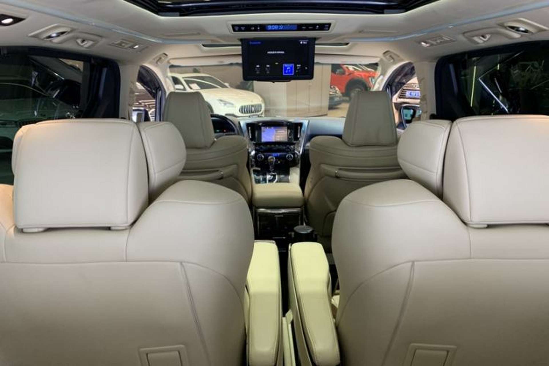 Used Toyota Vellfire 2019 Dual-Engine 2.5L HV Prestige Edition Interior 5
